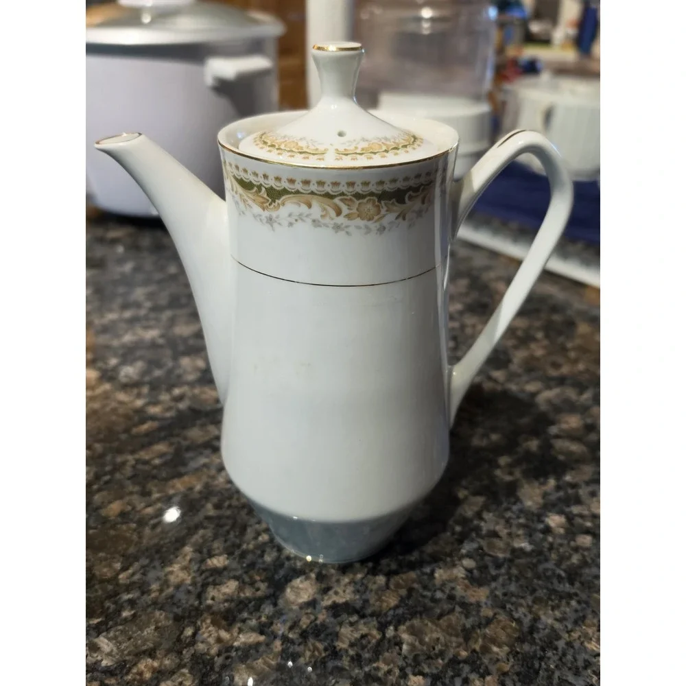 1950s-1970s Signature Queen Anne Tea Coffee Pot